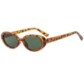 Lunettes de soleil ovales léopard rétro avec verres vert foncé et rivets - Taille unique / Imprimé Léopard / Verres Vert Foncé