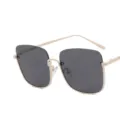 Lunettes de soleil oversize demi-cerclées avec monture blanc cassé et verres gris - Unisexe / Blanc Cassé Verres Gris