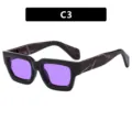 Gafas de sol cuadradas con montura negra, lentes violetas y varillas con efecto de mármol - Negro Brillante / Lente Violeta
