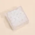 Weiße durchscheinende geölte Glasperlen in einer quadratischen Box für DIY-Schmuck - Geölte Rundperle Jade-Finish / 10g Packung (Ca. 4mm/100 Stück) / Jadeweiß