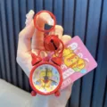 Leuke rode mini-wekker sleutelhanger met cartoon gele eend illustratie voor aan de tas - Rood