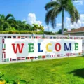 Welcome banner with international flags and world map for garden decoration - 30x120cm (With Rope)
