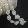 Catena di perle a forma di rosa in ABS bianco crema con doppio filo per decorazioni fai-da-te - Forma di Rosa / 16mm 2 Metri/Confezione / Beige