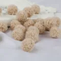 Μικρά μπεζ πομ πομ από πολυεστέρα για DIY χειροτεχνίες και διακόσμηση ενδυμάτων - 15mm (50 τεμάχια/συσκευασία) / Μπεζ
