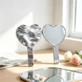 Specchio per il trucco a forma di cuore in argento galvanizzato con effetto acqua - 11x16cm / placcatura in argento