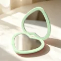 Specchio tascabile pieghevole a forma di cuore verde menta con specchi HD a doppia faccia - Verde matcha