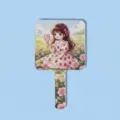 Miroir à main carré avec illustration d'une jeune fille anime et de fleurs - 16*9cm / Champ de Fleurs de Fraise