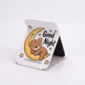 Miroir de maquillage pliant en cuir PU avec motif d'ours endormi et de croissant de lune - 15.5*20cm / Ours de la Lune Bonne Nuit