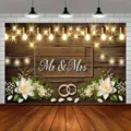Mr & Mrs Hochzeits-Fotohintergrund mit rustikalem Holzmuster und weißem Blumenmuster - Holzmaserung Mr & Mrs Hochzeitshintergrund (DABJB073) / 95x75cm