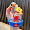 Lindo llavero de oso azul con mini juego de baloncesto para bolsos y mochilas escolares - Azul