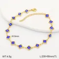 Detailansicht einer goldenen Edelstahl-Fußkette mit blauen Glassteinen und Maßen - 21.5cm / Blau