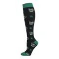Chaussettes de compression Saint-Patrick avec trèfles et chopes de bière sur fond noir - Black background Smiley wine glass