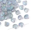 Primer plano de cuentas de vidrio iridiscentes con forma de concha para accesorios DIY - Juego de 20 Piezas / Azul Tinta Galvanizado