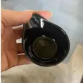 Petite coupelle en céramique noire avec poignée pour sauce et condiments de table - Plat à Petite Poignée (8x7x3cm) / Noir Brillant
