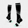 Chaussettes de compression montantes noires et vert menthe pour la récupération - Bleu clair