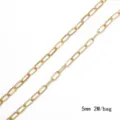 Primer plano de una cadena de clips dorada de 5 mm para la fabricación de joyas DIY - 1.4 Cadena de Alambre Cuadrado / 5mm (2 Metros/Paquete) / Oro KC