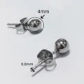 Schlichte Kugelohrstecker aus Edelstahl mit 4 mm Kugel und 0,8 mm Steckerstärke - Runder Kugelstil / 4mm (1 Stück) / Silber