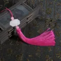 Ciondolo nappina in seta magenta fatto a mano in stile cinese con perla a fiore - Nappina di loto / Rosso rosa