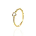 Elegante anello placcato oro con pietra a cuore trasparente e accenti laterali. - n.5 / Stile Martellato Strass a Cuore (GJ782) / Oro