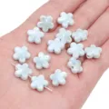 Perles en céramique bleu clair en forme de fleur pour la création de bijoux DIY - Style Petite Fleur (12mm)