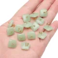 Boutons carrés en verre imitation jade vert pâle avec boucles dorées dans la paume - Carré Plat / 12mm (5 pcs) / Vert clair