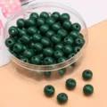 8mm massivgrün lackierte runde Holzperlen für DIY-Schmuckherstellungszubehör - Ca. 8mm (Loch ca. 2mm) / Winterfarbe-Grasgrün (Dunkelgrün) 50 Stück/Packung