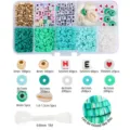 Details zum DIY-Perlenset mit Tonscheiben, Buchstabenperlen und Zubehör mit Mengen. - 4mm Polymerton Grüne Serie Set / 10 Gitter Box