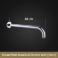 Detailweergave van een wandgemonteerde roestvrijstalen douchearm met maatmarkeringen - Rond / 30 cm