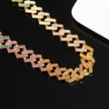 Collar de cadena de eslabones cubanos de colores con las circonitas de arcoíris - Estilo Dorado con Circonia Multicolor (N19052101-MK) / 46cm