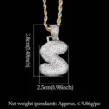 Collar con colgante de letra S helada con cadena de cuerda dorada y dimensiones - Letra S (N19052209-S61M)