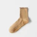 Rutschfeste Yoga-Socken mit Rüschenbund in Braun, perfekt für Pilates und Fitness - Einheitsgröße / Hautfarben