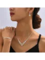 Elegante set di gioielli da sposa con strass, collana, orecchini e bracciale per nozze - Set da 3 pezzi Collana Orecchini Bracciale / Stile Cluster Di Fiori Argento (037)