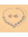 Set di gioielli da sposa con collana in zircone argento e orecchini a lobo tondi coordinati - Set Collana e Orecchini / Stile Cluster Tondo Argento (051)
