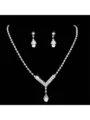 Elegante set di gioielli da sposa in argento con strass a goccia e orecchini - Set di Collana e Orecchini a Goccia d'Acqua a V (058) / Argento