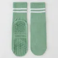 Πράσινες κάλτσες γιόγκα μεσαίου ύψους με αντιολισθητική σόλα σιλικόνης για πιλάτες και γυμναστική. - Ένα μέγεθος / Πράσινο του Γρασιδιού