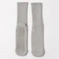 Calcetines de yoga de algodón gris claro gruesos con suelas antideslizantes pro - Gris claro