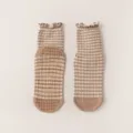 Calcetines de yoga antideslizantes a cuadros beiges con puño con volantes para mujeres - Talla Única 35-42 / Serie café n.º 1