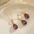 Detail of French vintage jewelry set with red-purple gradient teardrop stones - Jewelry Set (11681) / 11681-Red and Blue
