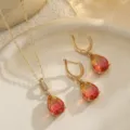 Detail of French vintage gradient waterdrop gemstone jewelry set on a ceramic plate - Jewelry Set (11681) / 11681-Yellow and Red
