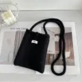 Minimalistische handgebreide zwarte gehaakte crossbody tas voor mobiele telefoon - Zwart