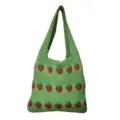 Handgemaakte groene gehaakte draagtas met een schattig rood aardbeiengebreid patroon - Groen