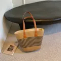 Grote gestreepte zomerse strooien strandtas met bruine leren handvatten voor dames mode tas - 42*28*13cm / Khaki Zwarte Streep