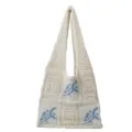 Gebreide shopper in gebroken wit met blauwe zeeschildpadpatronen en textuur - Beige Lichtblauw