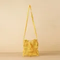 Trendy felgele geplooide gebreide mini-crossbodytas voor dames met geweven riem - Geel