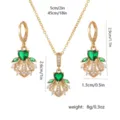 Élégante parure de bijoux en zircon coeur vert avec collier doré et boucles d'oreilles - Parure de Bijoux Danseuse (10410-Avec Chaîne en Acier Inoxydable)