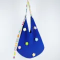 Blue crochet shoulder bag with colorful floral appurtenances, large capacity casual knit tote. - Small Flower Style / Klein Blue