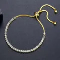 Elegante pulsera de tenis dorada ajustable con brillantes piedras de circonita cúbica. - Estilo de Cadena de Tenis Ajustable / Dorado Transparente (B22041501-W18K)