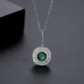 Elegante collar con colgante circular de circón verde y micropavé de piedras blancas - Redondo (N13110402-Gn) / Verde