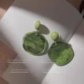 Elegant summer green acetate drop earrings with a stylish marbled texture design - Marble Pattern Irregular Round (E4155) / Green (E4155)