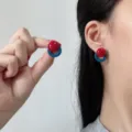 Vibrant red and blue color-block stud earrings for a modern dopamine style look. - Dopamine Color Blocking Ring Style / Red & Blue (E5477)